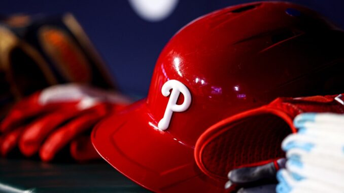 philadelphia-phillies-helmet