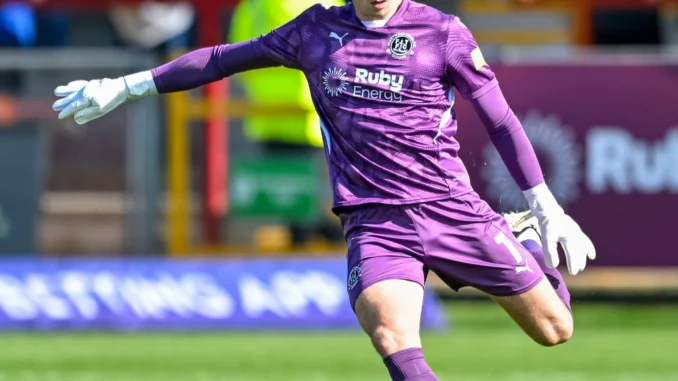 uncapped-irish-born-goalkeeper-david-harrington-fleetwood-v0-6_-NshM5vT6xlJYpaLsbF5YmP_pRCqawNvZfm0N8mEU